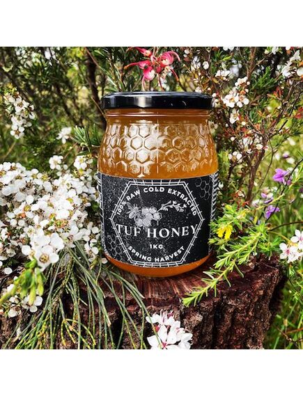 TUF Organic Raw Honey with Honeycomb 900g